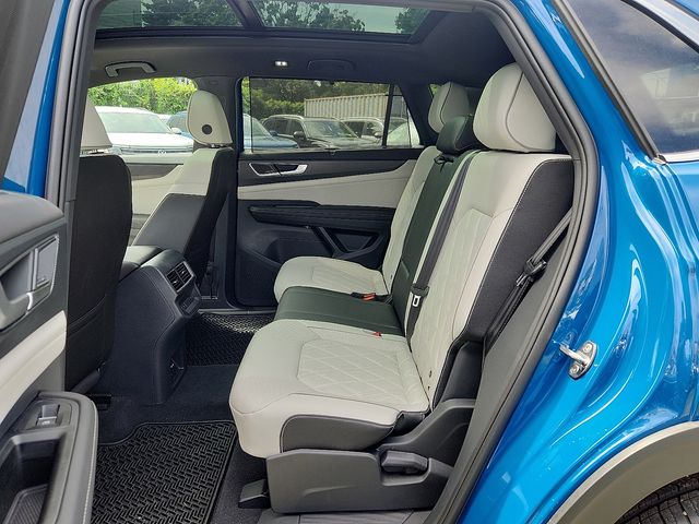 2025 Volkswagen Atlas Cross Sport SEL Premium R-LINE - Photo 6