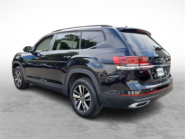 2023 Volkswagen Atlas SE photo 2
