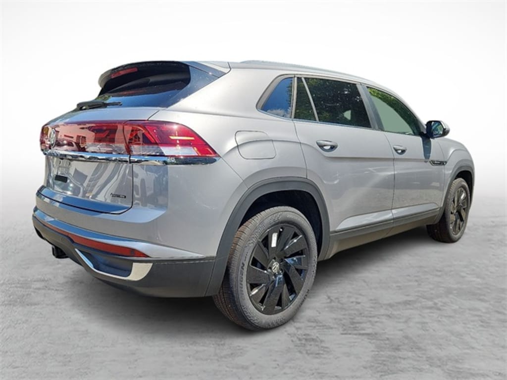 New 2025 Volkswagen Atlas Cross Sport 2.0T SE w/Technology SUV