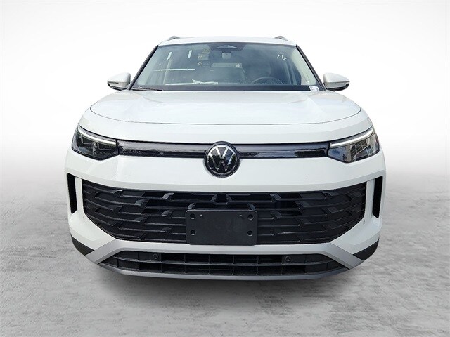 2025 Volkswagen Tiguan SE photo 2