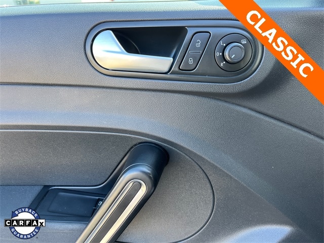 Image 10 of 2015 Volkswagen Beetle 1.8T Hatchback