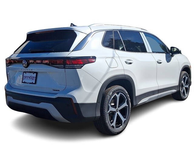 2025 Volkswagen Tiguan SE photo 2