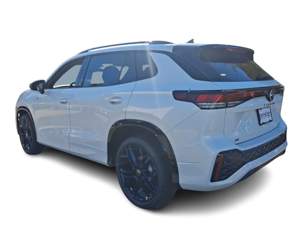 New 2025 Volkswagen Tiguan 2.0T SE R-Line Black SUV