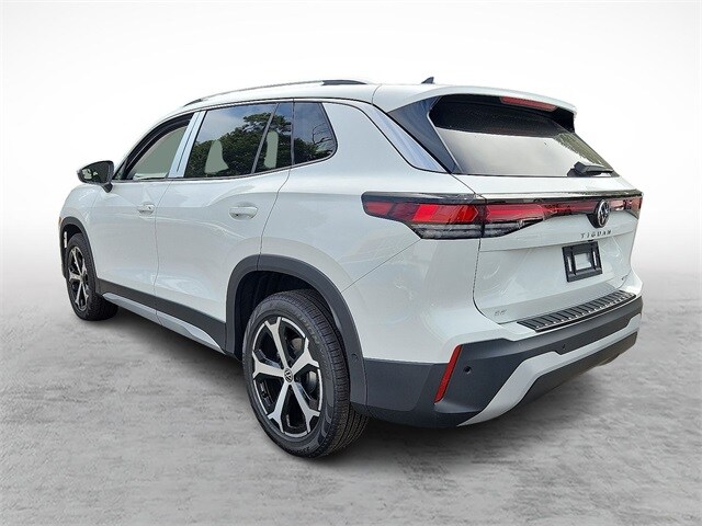 2025 Volkswagen Tiguan SE photo 4