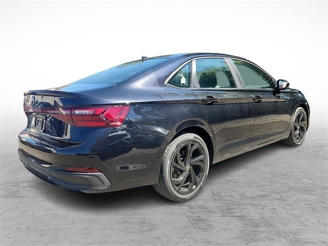 2025 Volkswagen Jetta 1.5T SE photo 3