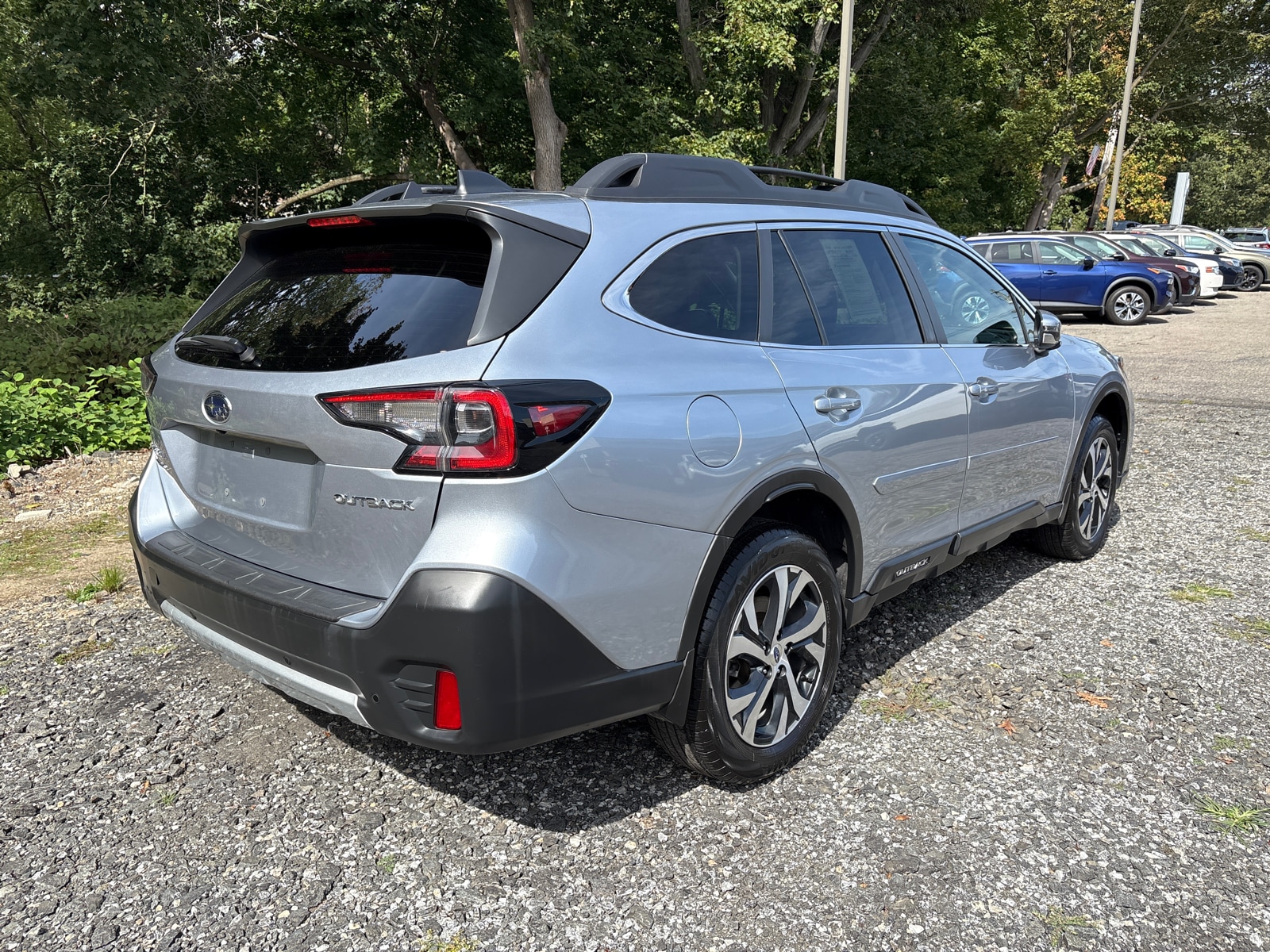 2022 Subaru Outback Limited - Photo 9