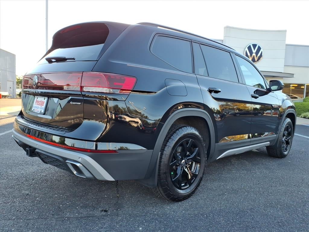 Used 2024 Volkswagen Atlas 2.0T Peak Edition SEL SUV