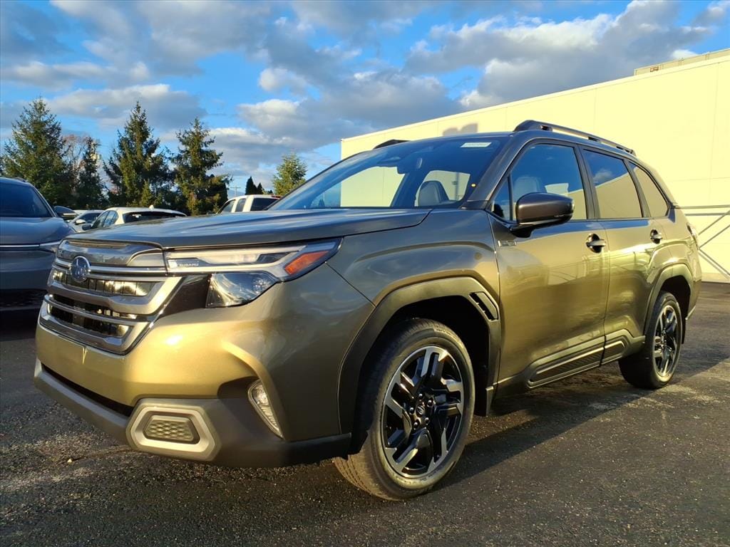 New 2025 Subaru Forester Hybrid Limited SUV