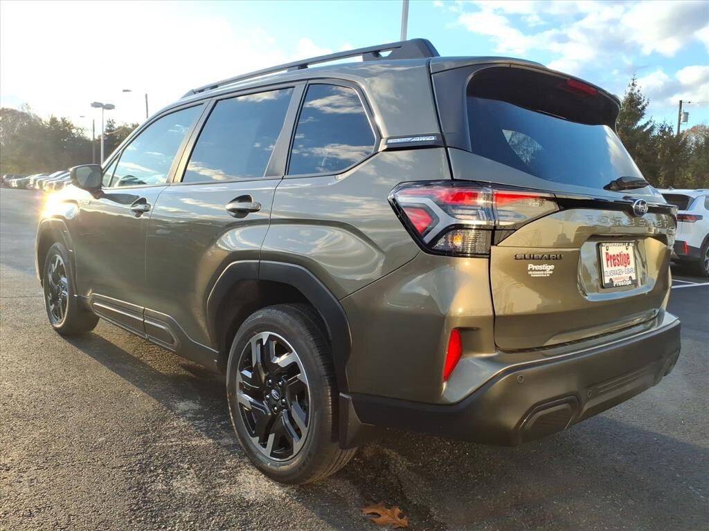 New 2025 Subaru Forester Hybrid Limited SUV