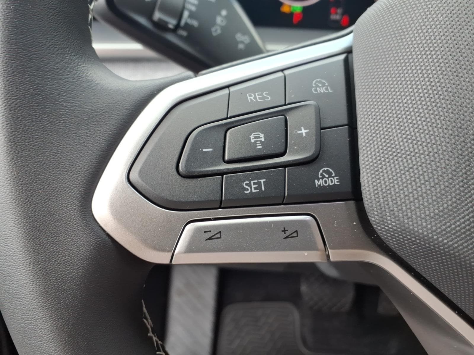 2026 Volkswagen Tiguan S - Photo 13