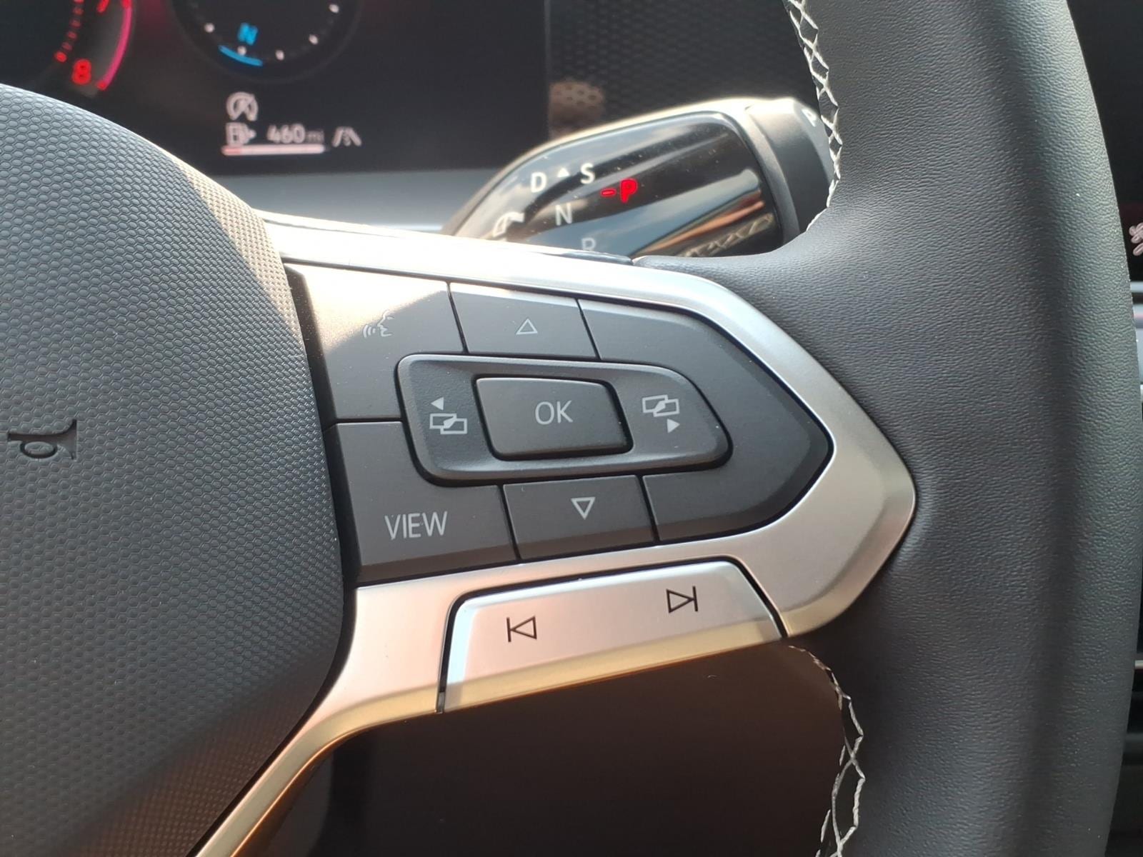 2025 Volkswagen Tiguan SE - Photo 15