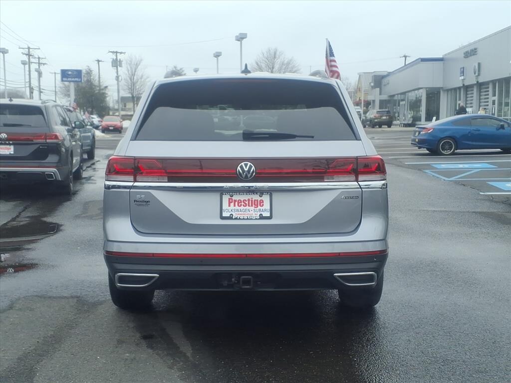 Used 2025 Volkswagen Atlas 2.0T SE w/Technology SUV