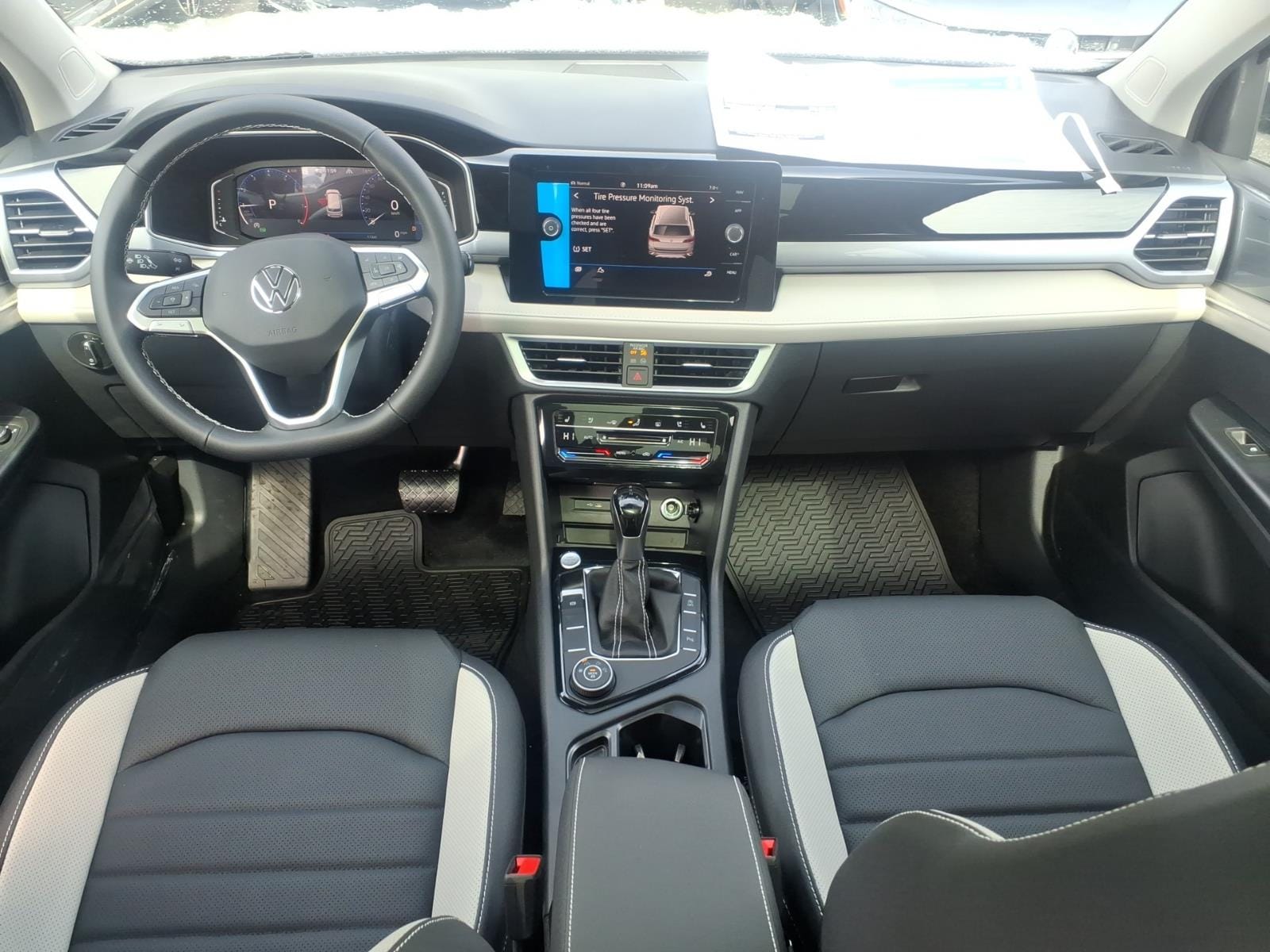 2026 Volkswagen Taos SEL - Photo 9