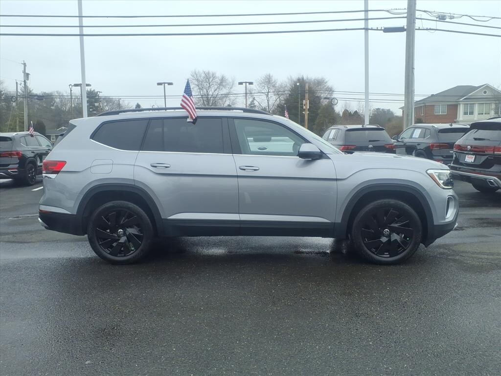 Used 2025 Volkswagen Atlas 2.0T SE w/Technology SUV