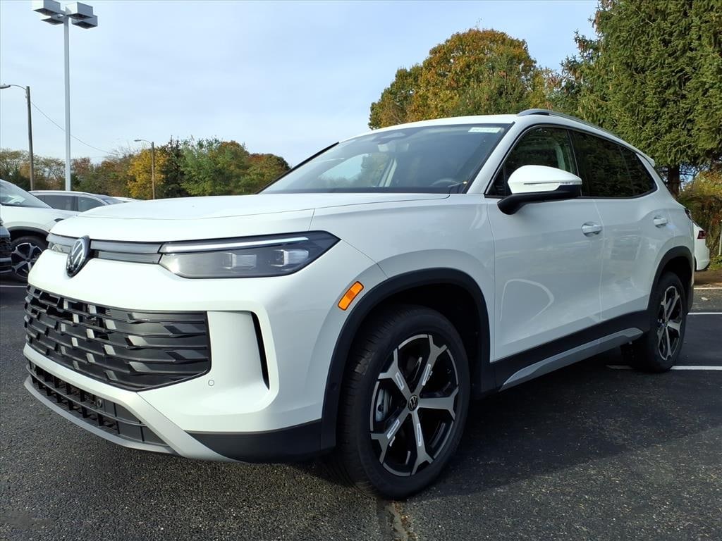 New 2025 Volkswagen Tiguan SE FWD SUV