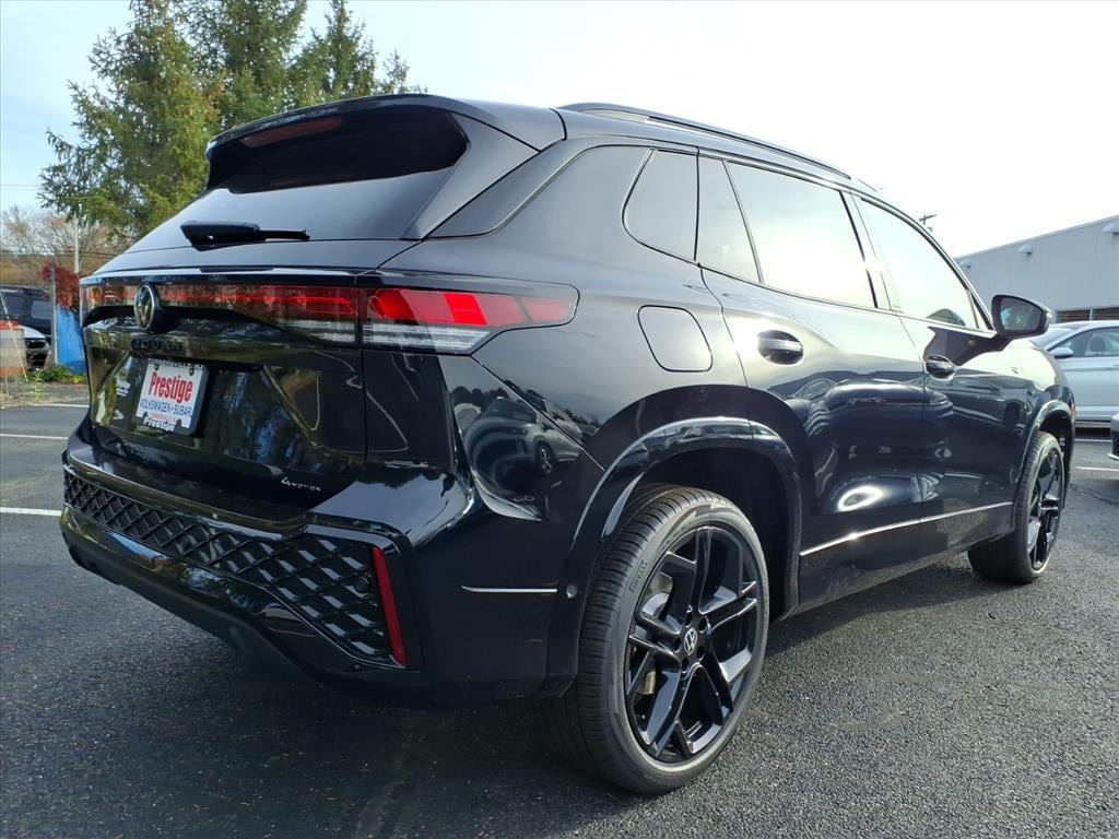 New 2026 Volkswagen Tiguan SE R-Line AWD AWD SE R-Line Black 4Motion SUV