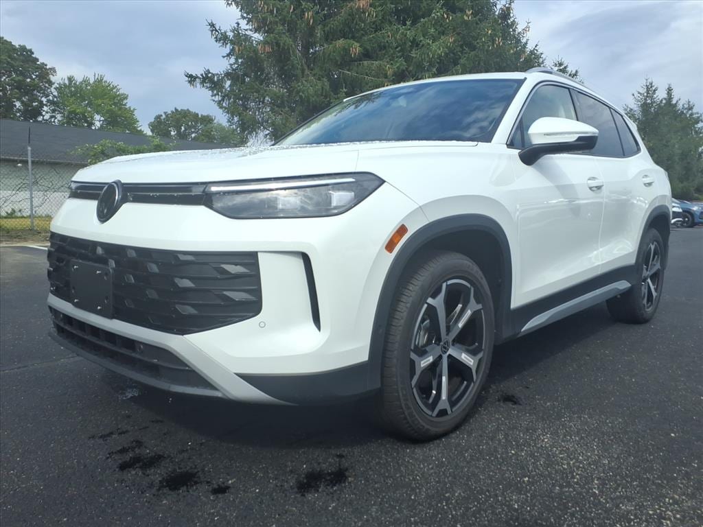 New 2025 Volkswagen Tiguan 2.0T SE SUV