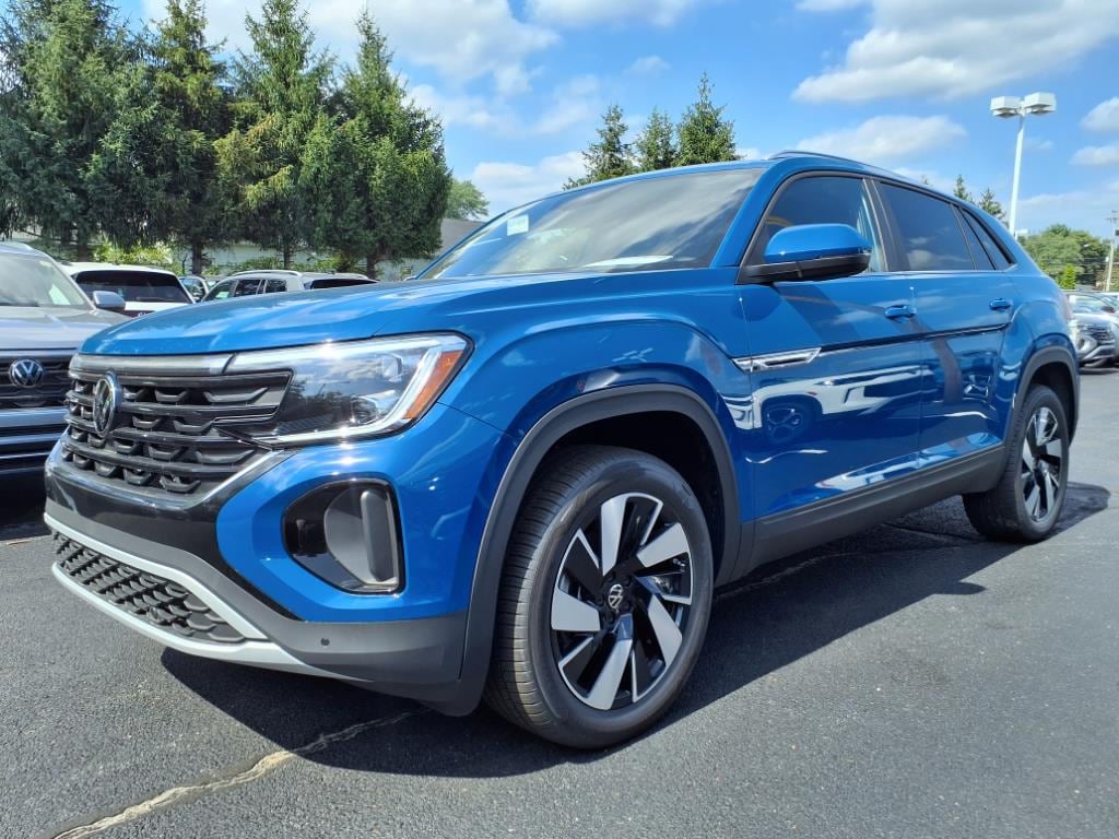 New 2025 Volkswagen Atlas Cross Sport 2.0T SE w/ Technology SUV