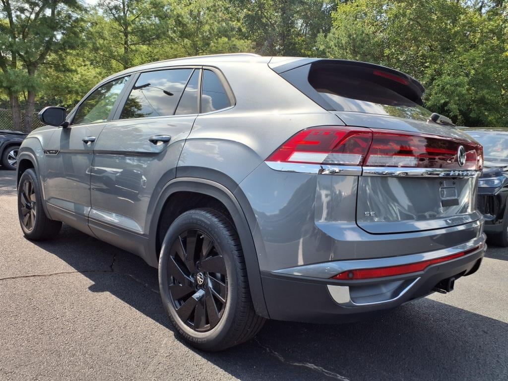 New 2025 Volkswagen Atlas Cross Sport 2.0T SE w/ Technology SUV