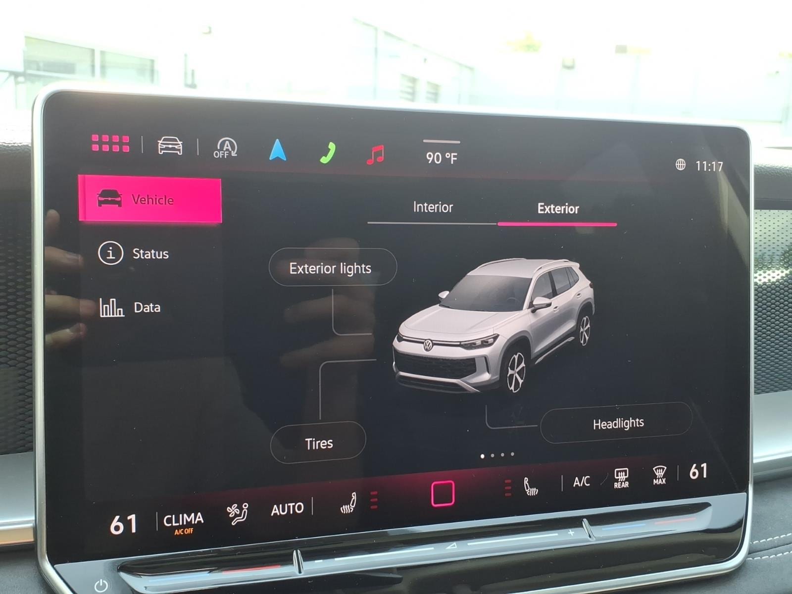 2025 Volkswagen Tiguan SE - Photo 17