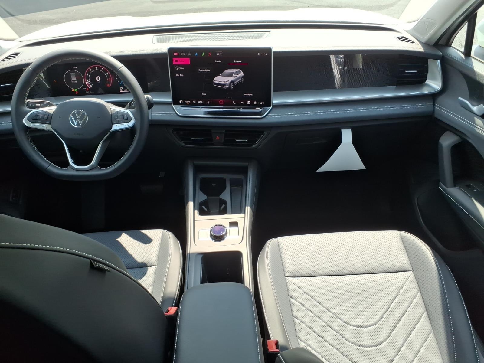 2025 Volkswagen Tiguan SE - Photo 8