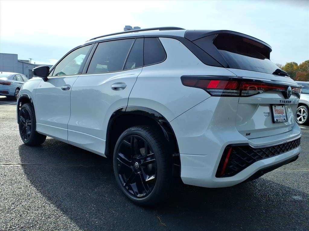 New 2025 Volkswagen Tiguan 2.0T SE R-Line Black SUV