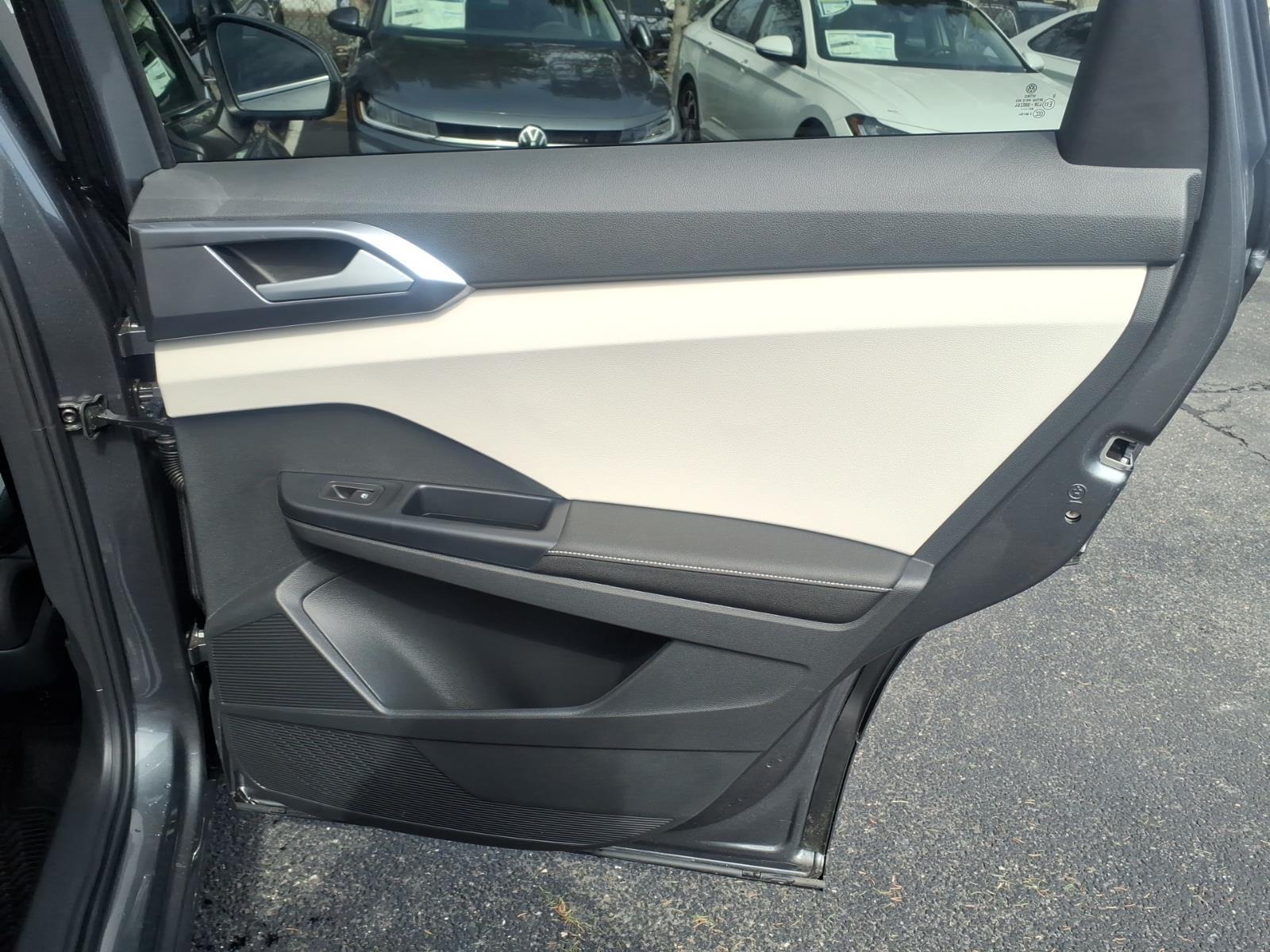2026 Volkswagen Taos SEL - Photo 5