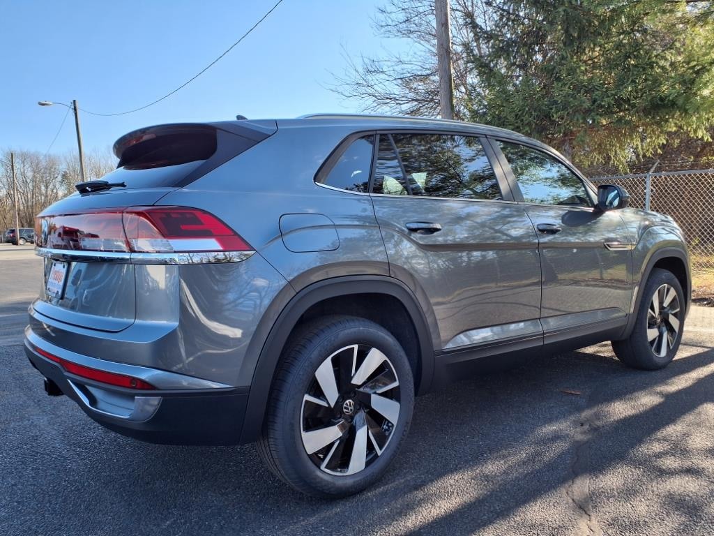 New 2025 Volkswagen Atlas Cross Sport 2.0T SE w/ Technology SUV