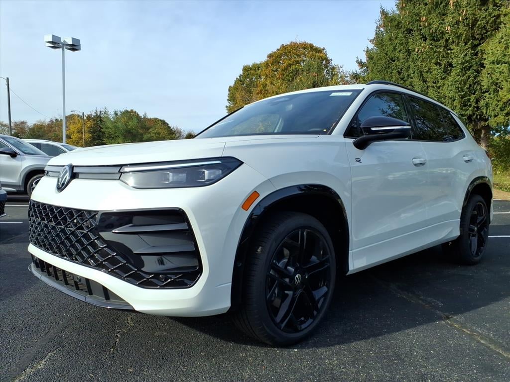 New 2025 Volkswagen Tiguan 2.0T SE R-Line Black SUV