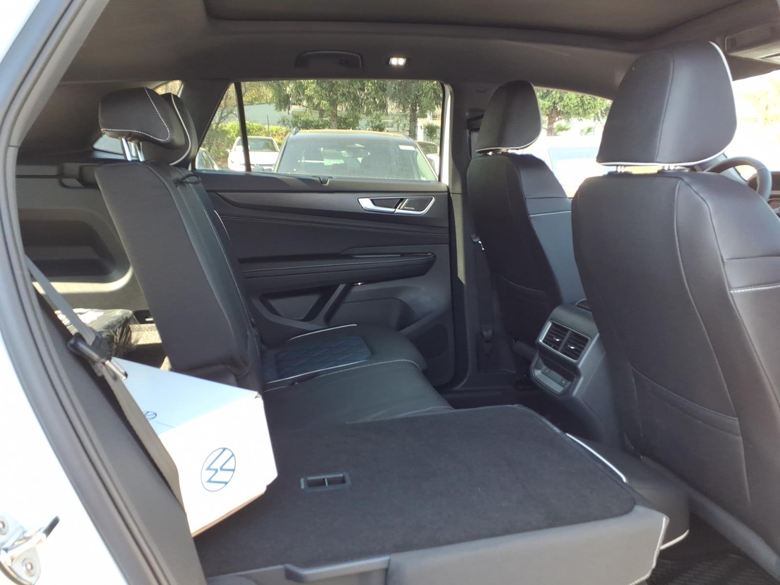 2026 Volkswagen Atlas Cross Sport SEL Premium R-LINE - Photo 7