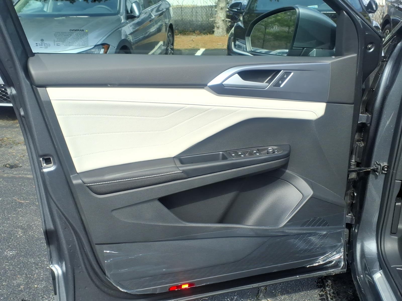 2026 Volkswagen Taos SEL - Photo 10