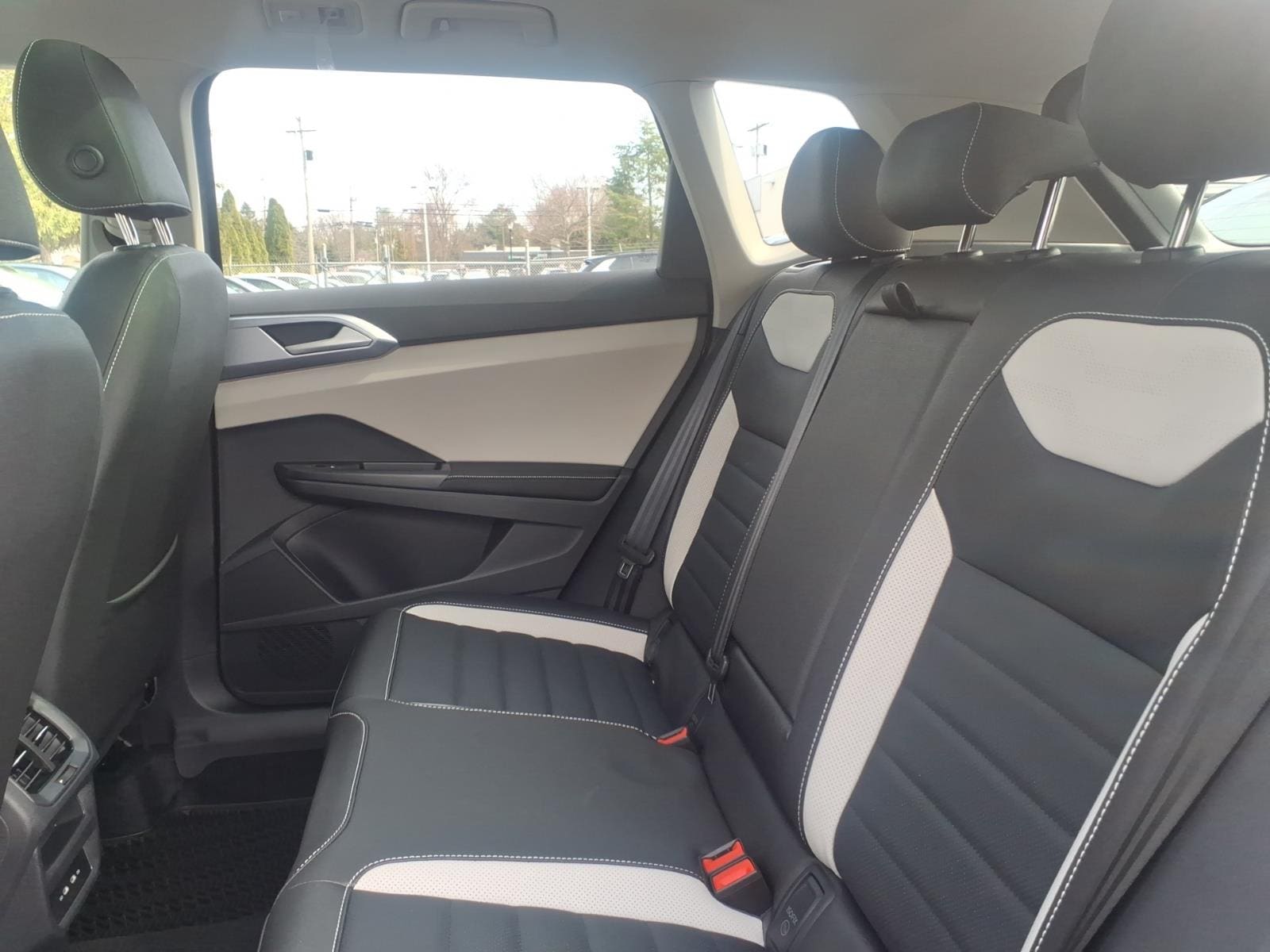 2026 Volkswagen Taos SEL - Photo 8
