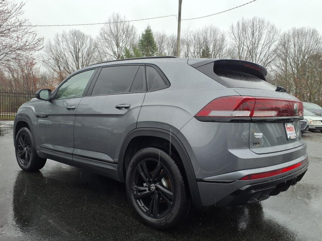New 2025 Volkswagen Atlas Cross Sport 2.0T SEL R-Line Black SUV