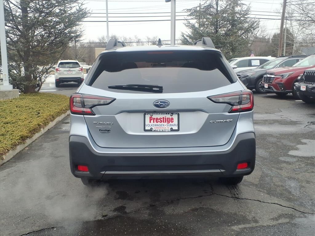 Used 2024 Subaru Outback Premium SUV