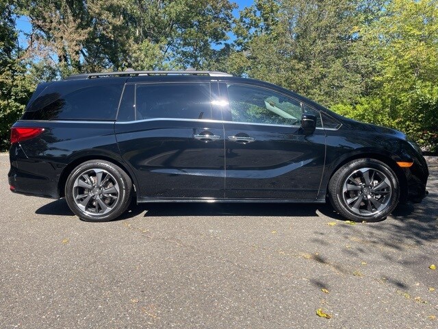 2023 Honda Odyssey Elite photo 2