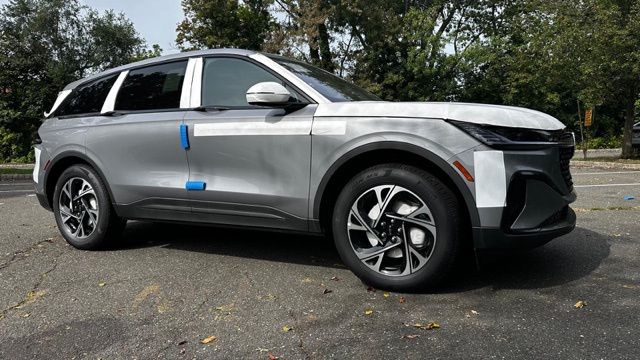 2025 Lincoln Nautilus Premiere AWD's photo