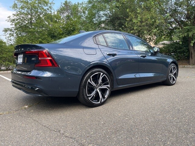 2025 Volvo S60 B5 Core photo 3