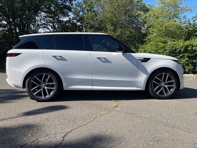 2023 Land Rover Range Rover Sport SE photo 2