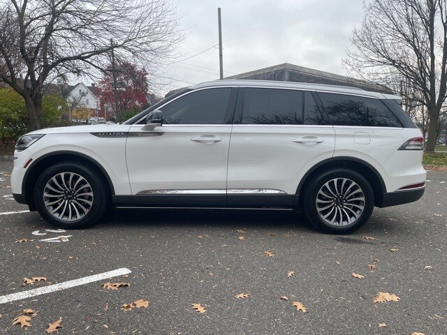 2022 Lincoln Aviator Standard photo 4