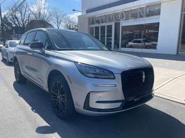 2023 Lincoln Corsair Standard photo 2