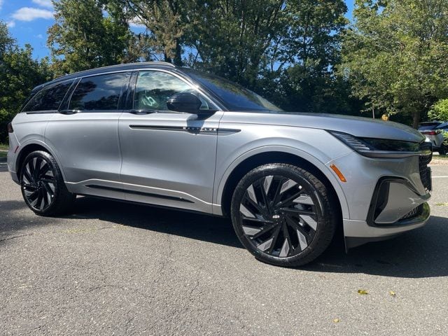 2025 Lincoln Nautilus Black Label AWD's photo