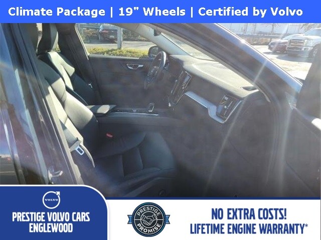 2025 Volvo S60 B5 Core photo 3