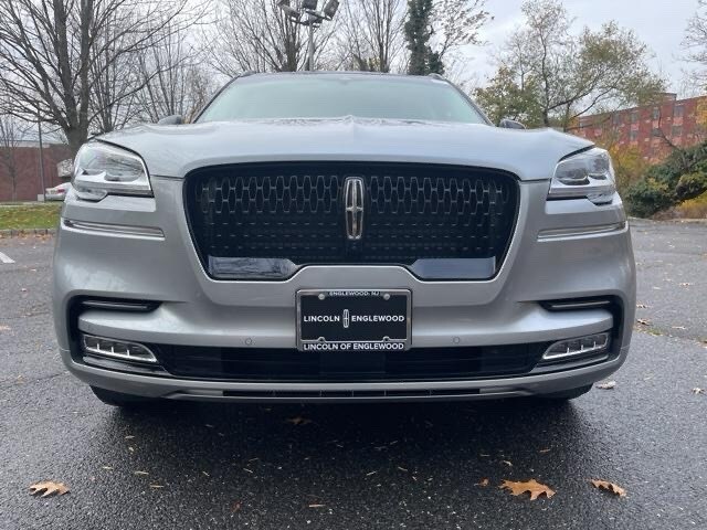 2024 Lincoln Aviator Black Label photo 2