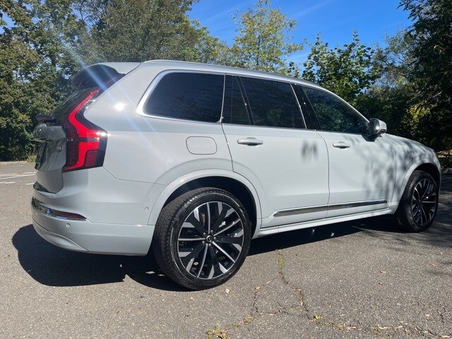 2025 Volvo XC90 Plus photo 3