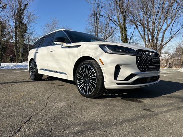 2025 Lincoln Aviator Black Label AWD's photo