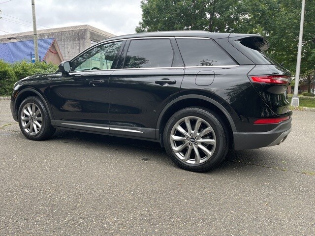 2022 Lincoln Corsair Standard photo 3