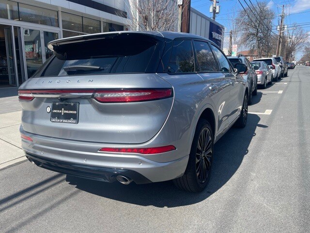 2023 Lincoln Corsair Standard photo 4