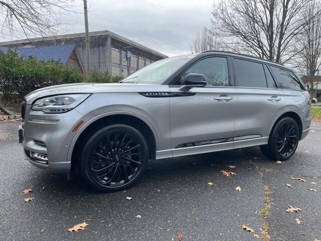 2024 Lincoln Aviator Black Label photo 3