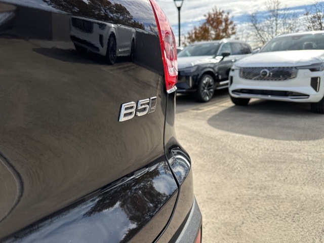 2025 Volvo XC40 Plus photo 4