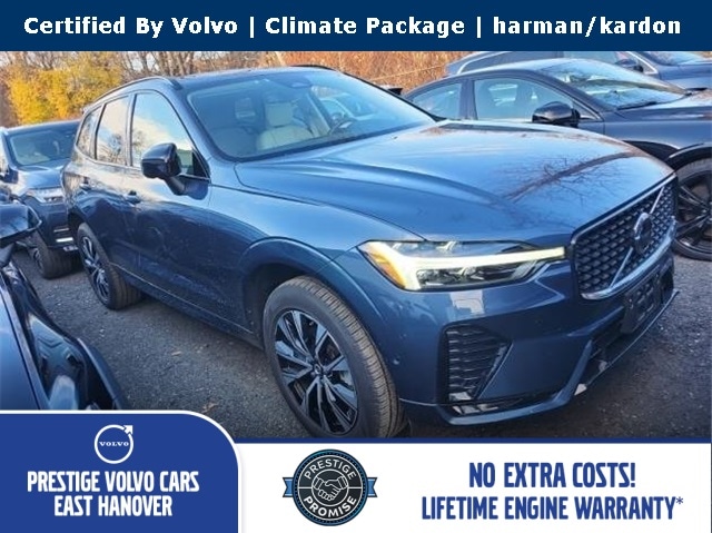 2025 Volvo XC60 Plus's photo